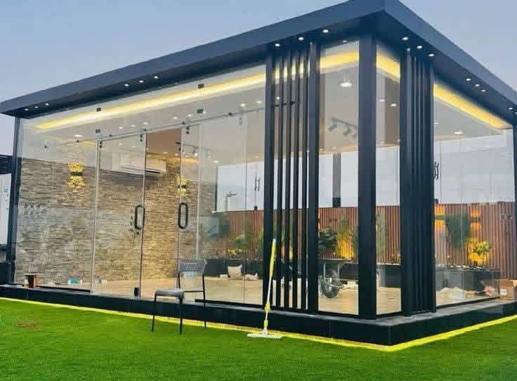 برجولا حديد وخشب وجلسة خارجية بالرياض